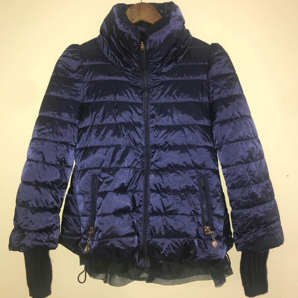 Shiny/reflective mockneck coat with extra sleeve